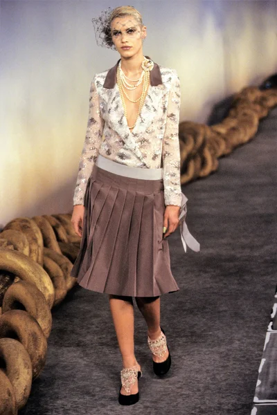 Look 32